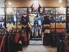 -席娜卡琳火车铁道夜市