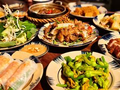 -Cuc Gach Quan Restaurant