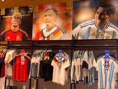 -adidas(滔搏朝阳大悦城店)