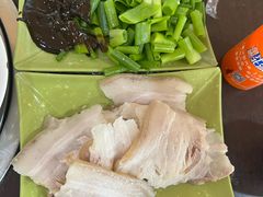-金卯白肉罩火烧