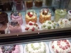-花花卷卷·鲜食蛋糕(静安久光百货店)
