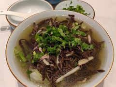 -犇逸·乐山跷脚牛肉·四川现炒(览海店)