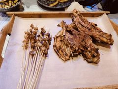 -夜火烤摊·东北烧烤酒场·老杨小黄鱼