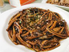 现划鳝丝-新恬乐大酒家(沧达大厦店)