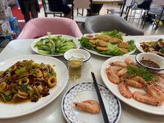 -覃记海鲜美食餐厅