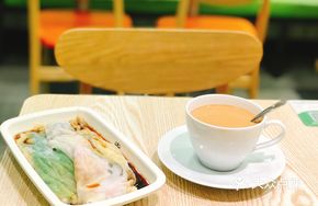 Corn Rice Noodle Roll with Sauce