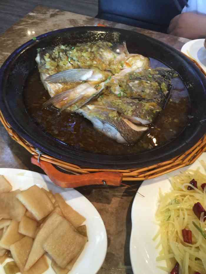 阿瓦印象(塔园路店)-"我最喜欢吃鱼头了,阿瓦山寨的鱼头超级好吃.