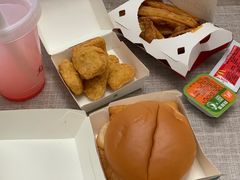 -麦当劳(展览路店)