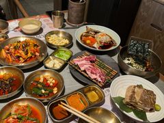 -草家酱蟹炭火烤肉店(珲春南路一店)