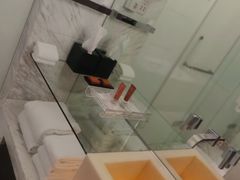 -上海滴水湖皇冠假日酒店