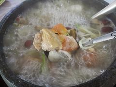 -鲁朗纳麦石锅鸡庄园