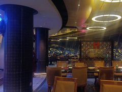 -宝利来国际大酒店-凤凰阁旋转餐厅