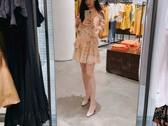 -URBAN REVIVO(高德置地广场·春广场店)