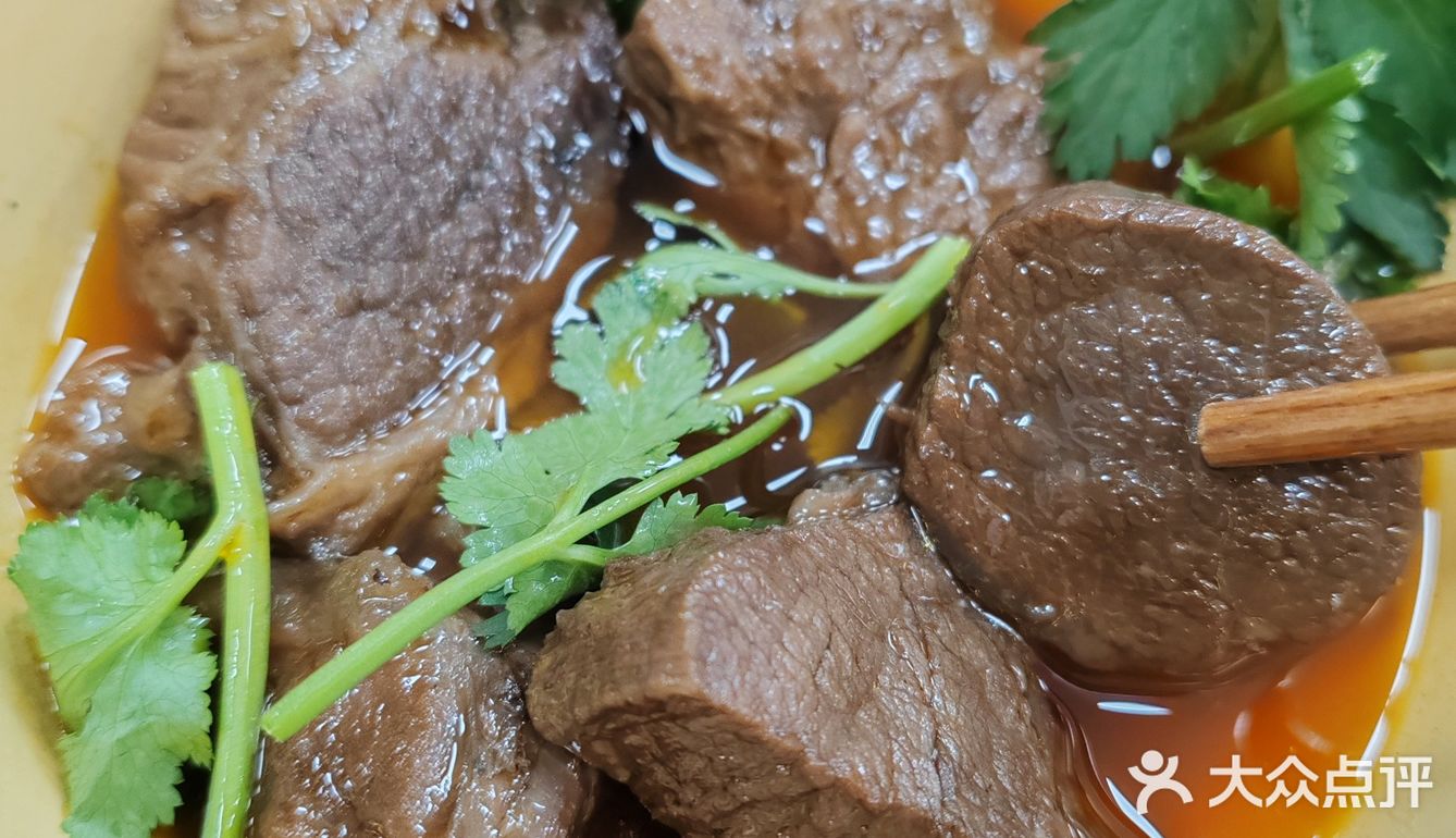 这家的牛肉实惠且大坨