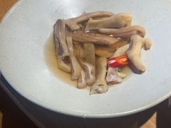 -头上红煨盐鸡·非遗院子餐厅