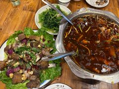 -乡土特色.冷锅鱼.牦牛肉汤锅