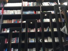 -钟书阁(松江泰晤士小镇店)