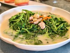 -景月阁空中食府(希尔顿酒店)