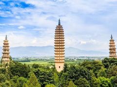 -三塔倒影公园