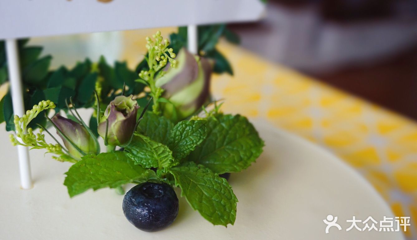 不用烤箱的慕斯蛋糕配方来咯