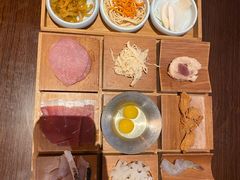 -银米·云南传统过桥米线(双廊黑金冠店)