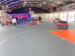 -洛克公园·篮球·足球·羽毛球(莘庄店)