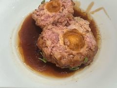 鸭蛋黄狮子头-梅飞酒家(桑园路店)