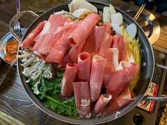 部队锅-MI WU FACTORY米屋美食工厂餐厅(绿地店)