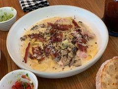 -ROAST coffee & eatery