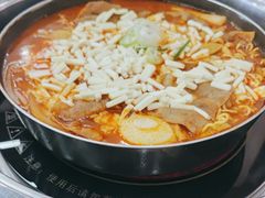 -三清洞摩西韩式年糕火锅(威高广场店)