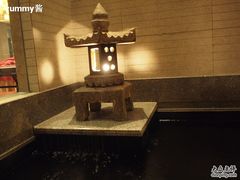 -八府香鸭·啫啫煲(华山路店)