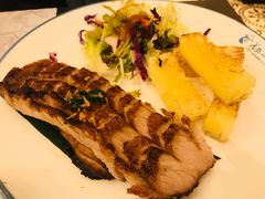 西贡炭烧烤猪颈肉配菠萝-美奈小馆·越南料理(中航城君尚购物中心店)