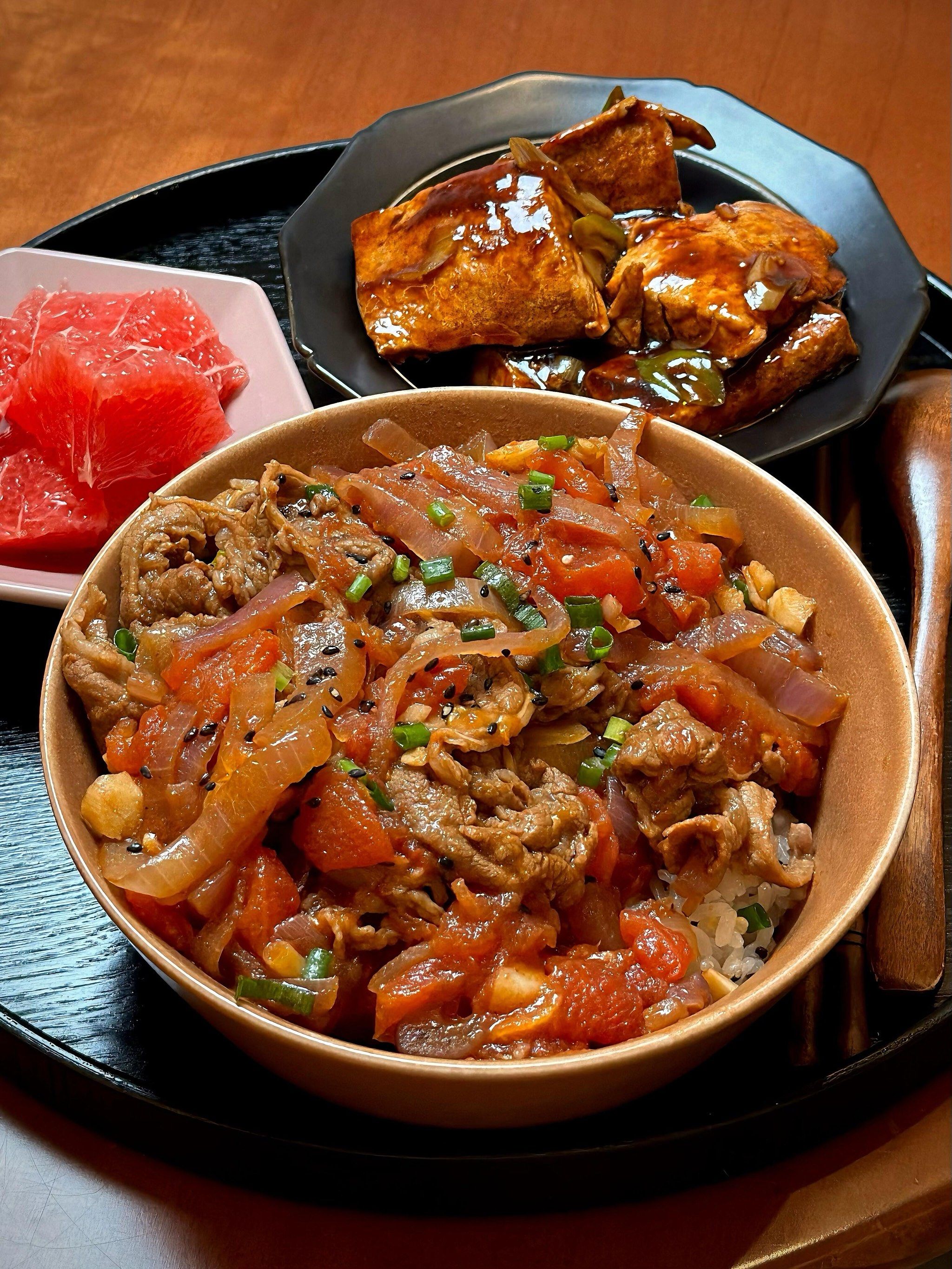 番茄肥牛盖饭 葱烧豆腐