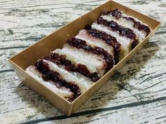紫薯红豆切糕-米阿糯糕团•酒酿•甜品(莫愁店)