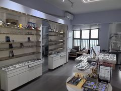 -视野联行眼镜•蔡司•依视路(温江店)