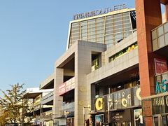 -百年港湾奥特莱斯(香炉礁店)