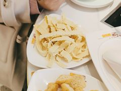 -黄记煌三汁焖锅(新佳丽江汉路店)