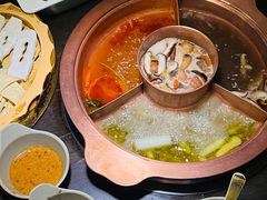 菌王奇香锅-滇釜火锅·能喝汤的火锅(车公庄店)