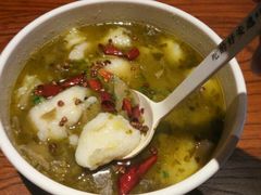 -渝是乎酸菜鱼(龙旗购物中心店)