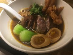 -晶华冠军牛肉面坊