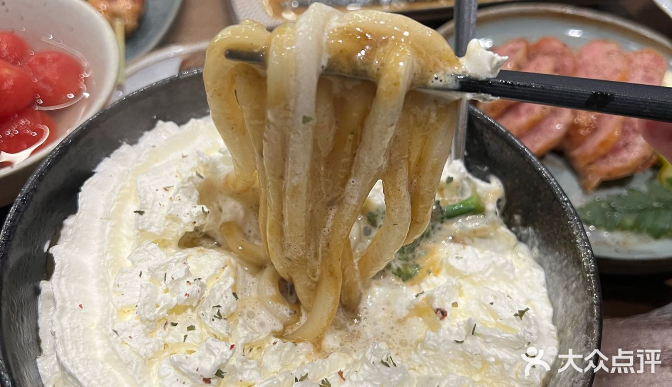 99%的人猜不到这碗奶油下面有什么