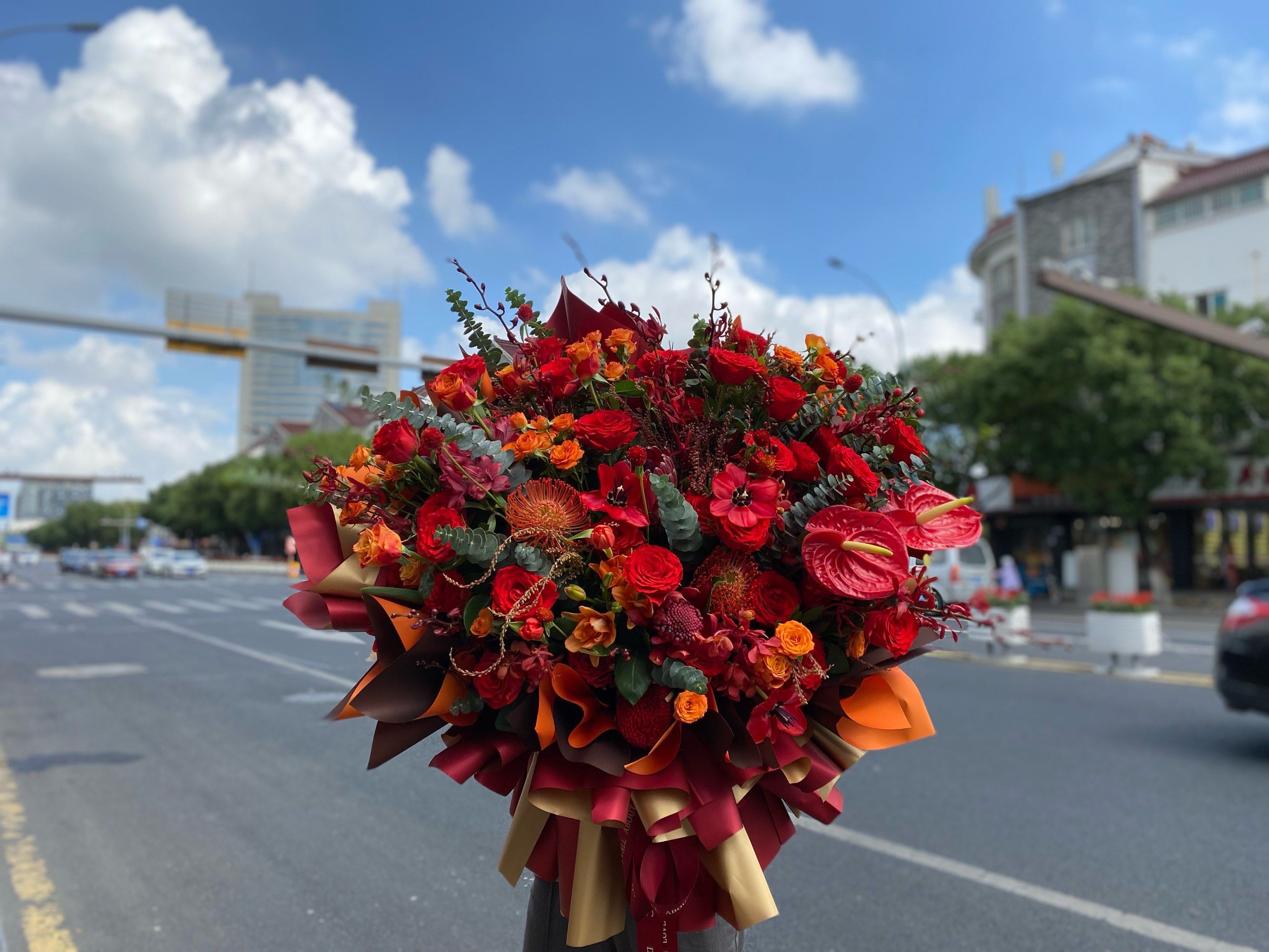 手捧鲜花,心托终生#鲜花 #好看的花一定要分享给你 #苏州吴江大蔡