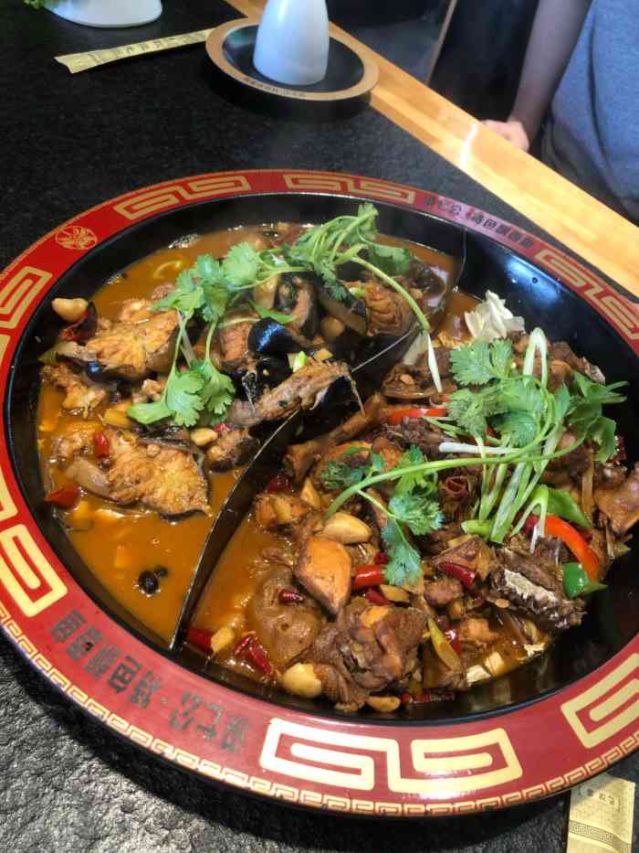 洪七公·特色飘香鱼(旧县分店)-"一家中规中矩的店吧,口味上吃着还算