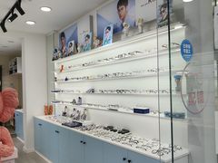 -一人多镜蔡司·依视路眼镜店(琉璃店)