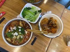 -丽丽三鲜螺蛳粉(田林路店)