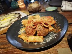 直通心粉配肉丸-Carbon莫卡哆·意大利复古集市餐厅(杭州大厦店)