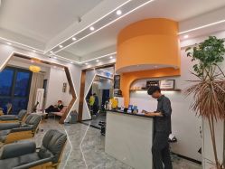 -V8潮牌·接发烫染连锁