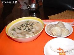 蟹粉小笼+鲜肉馄饨-王興記(中山路店)