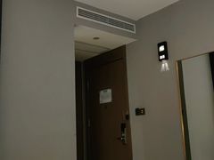 -潮漫酒店(北京通州环球度假区临河里地铁站店)