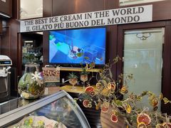 -Gelateria Dondoli